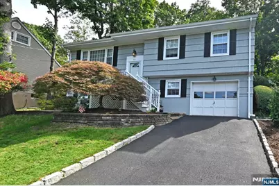 54 Walton Avenue, Oakland, NJ 07436 - Photo 2