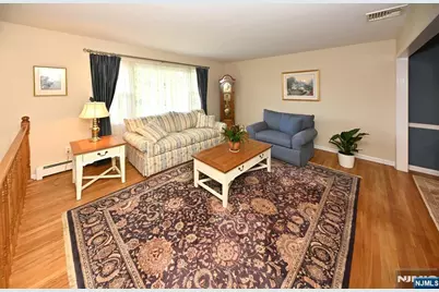 54 Walton Avenue, Oakland, NJ 07436 - Photo 8