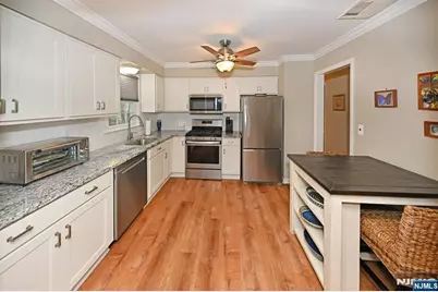54 Walton Avenue, Oakland, NJ 07436 - Photo 12