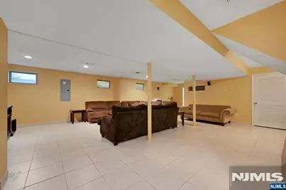254 Wilson Avenue, Paramus, NJ 07652 - Photo 30