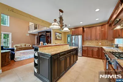 254 Wilson Avenue, Paramus, NJ 07652 - Photo 12