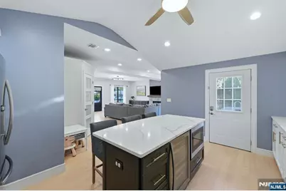 266 Wayne Avenue, River Edge, NJ 07661 - Photo 8