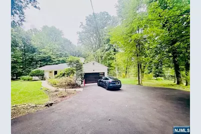 573 Kiowa Drive, Franklin Lakes, NJ 07417 - Photo 4