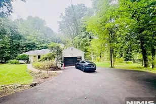 573 Kiowa Dr, Franklin Lakes, NJ 07417 - Photo 4
