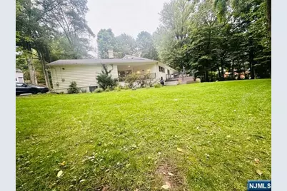 573 Kiowa Drive, Franklin Lakes, NJ 07417 - Photo 6