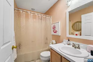 136 Cambridge Dr 1102, Nutley, NJ 07110 - Photo 20