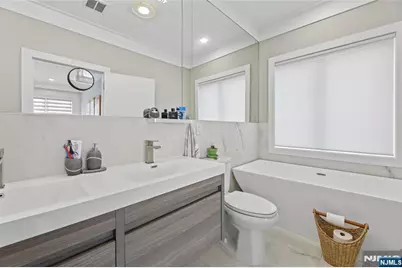 23 Lasher Lane, Edgewater, NJ 07020 - Photo 14