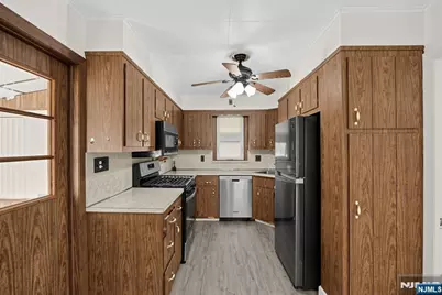8-02 Henderson Boulevard, Fair Lawn, NJ 07410 - Photo 18