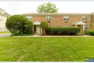 131 Fort Lee Road 131B #131B, Teaneck Township, NJ 07666 - Photo 2