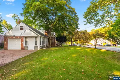 558 Broad Avenue, Leonia, NJ 07605 - Photo 22