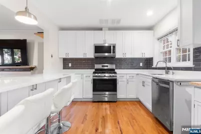 558 Broad Avenue, Leonia, NJ 07605 - Photo 6