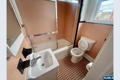 182 Farnham Avenue, Lodi, NJ 07644 - Photo 12