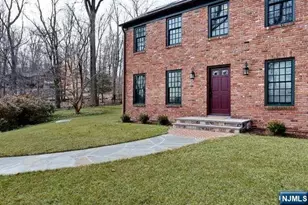 44 W Hill Rd, Woodcliff Lake, NJ 07677 - Photo 4