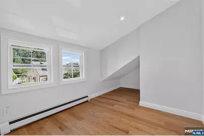 15 Morrissee Avenue, Wallington, NJ 07057 - Photo 28