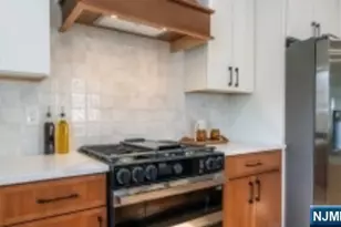 18 Lindsley Ave, Maplewood, NJ 07040 - Photo 10