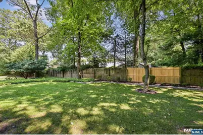 39 Hickory Street, Englewood Cliffs, NJ 07632 - Photo 26