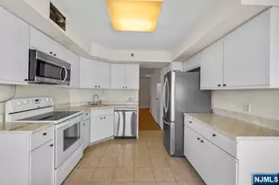 316 Prospect Ave 11A, Hackensack, NJ 07601 - Photo 4