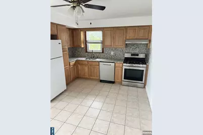 739 Lake Avenue, Lyndhurst Township, NJ 07071 - Photo 2
