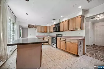 753 Washington Avenue, Washington Township, NJ 07676 - Photo 8