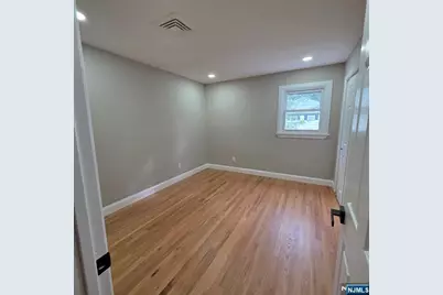 482 Tulane Court, Paramus, NJ 07652 - Photo 8