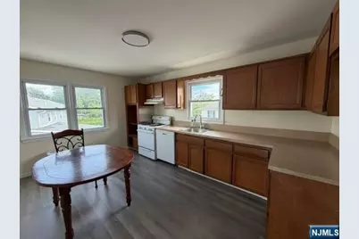 24 Craig Court 2 #2, Elmwood Park, NJ 07407 - Photo 2