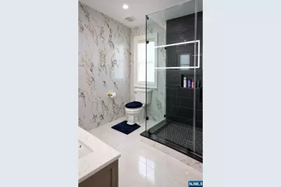 271 Bergen Boulevard, Woodland Park, NJ 07424 - Photo 20
