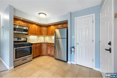 1409 Faulkner Court, Mahwah, NJ 07430 - Photo 2