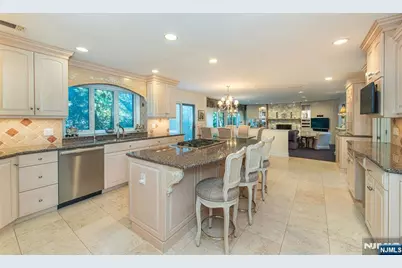 15 McDonough Place, Caldwell, NJ 07006 - Photo 10
