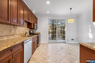 22 Cobblestone Way, Tenafly, NJ 07670 - Photo 6