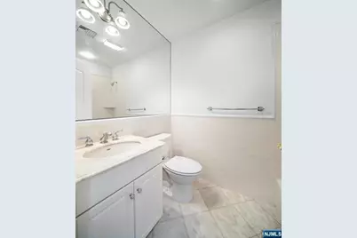 22 Cobblestone Way, Tenafly, NJ 07670 - Photo 14