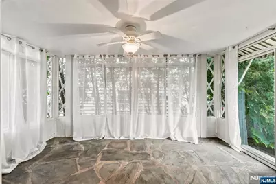 49 Highland Road, Glen Rock, NJ 07452 - Photo 10