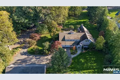 15 Duck Pond Road, Demarest, NJ 07627 - Photo 2
