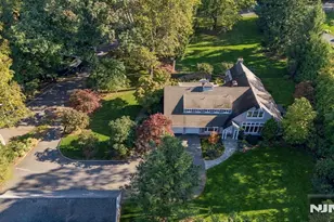 15 Duck Pond Rd, Demarest, NJ 07627 - Photo 2