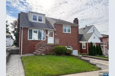 530 Lincoln Avenue, Ridgefield, NJ 07657 - Photo 2