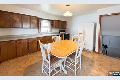 530 Lincoln Avenue, Ridgefield, NJ 07657 - Photo 16