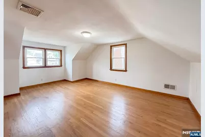 530 Lincoln Avenue, Ridgefield, NJ 07657 - Photo 6