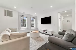 11 Veterans Way 121, Morris Plains, NJ 07950 - Photo 6