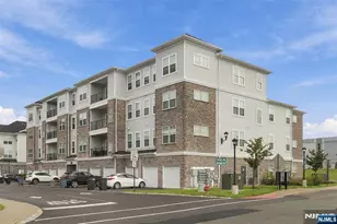 11 Veterans Way 121, Morris Plains, NJ 07950 - Photo 22