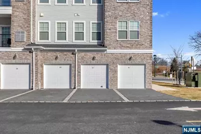 11 Veterans Way 121 #121, Morris Plains, NJ 07950 - Photo 16