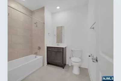 11 Veterans Way 121 #121, Morris Plains, NJ 07950 - Photo 14