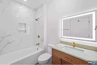 849 Pleasantview 2 #2, Ridgefield, NJ 07657 - Photo 8