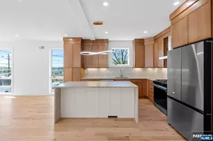 849 Pleasantview 2, Ridgefield, NJ 07657 - Photo 4