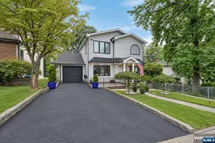 690 Ray Ave, Ridgefield, NJ 07657 - Photo 2