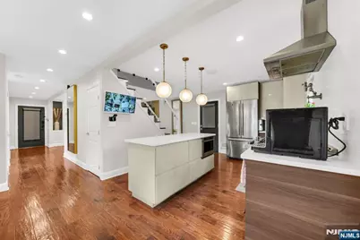 690 Ray Avenue, Ridgefield, NJ 07657 - Photo 10