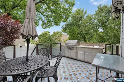 690 Ray Avenue, Ridgefield, NJ 07657 - Photo 32