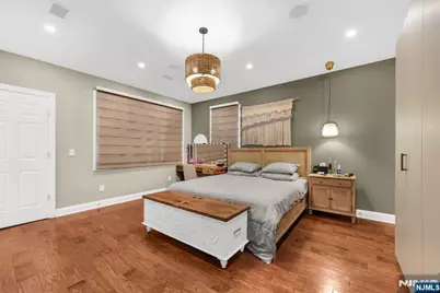 690 Ray Avenue, Ridgefield, NJ 07657 - Photo 14