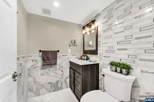 690 Ray Ave, Ridgefield, NJ 07657 - Photo 26