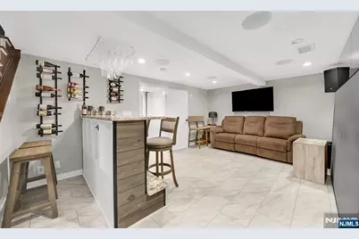 690 Ray Avenue, Ridgefield, NJ 07657 - Photo 22