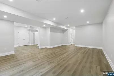 367 Johnson Avenue, Teaneck Township, NJ 07666 - Photo 28