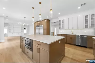 367 Johnson Avenue, Teaneck Township, NJ 07666 - Photo 14